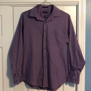 Men’s purple fitted button down dress shirt
